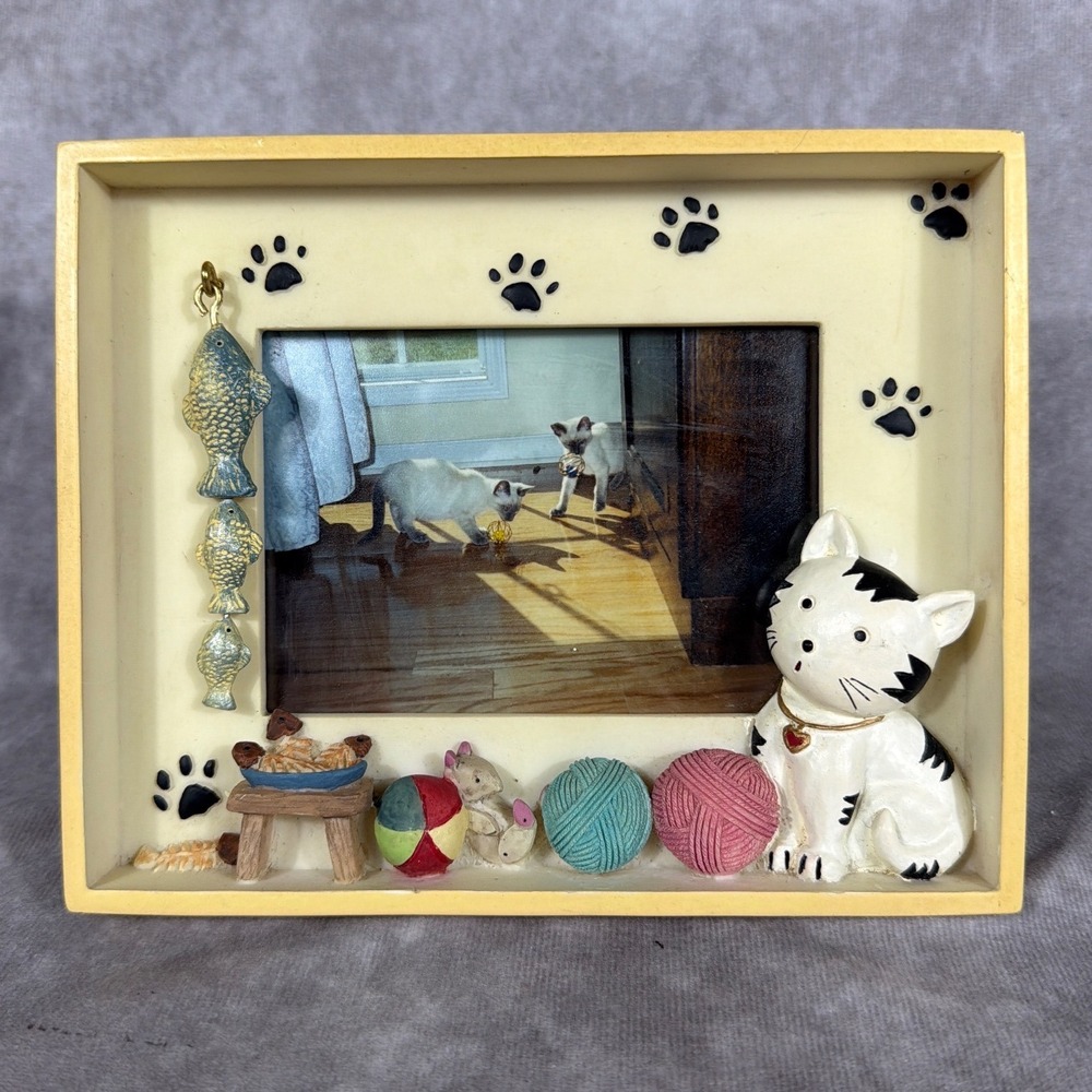 Vtg 3D Cat Photo Frame Paw Prints Kitten Hanging Fish Cottagecore Whimsy 90s Y2K